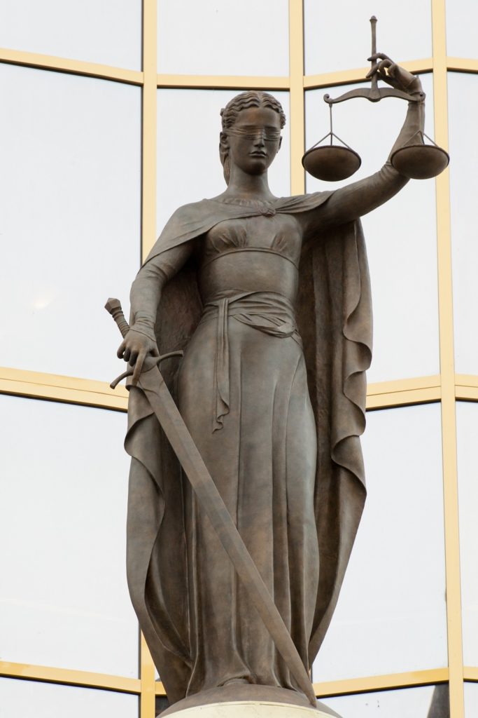 Юридические услуги в арбитражном суде в Иркутске